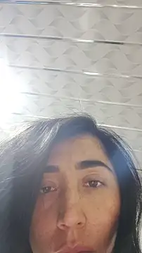 Elowyn online show from January 17, 7:10 pm