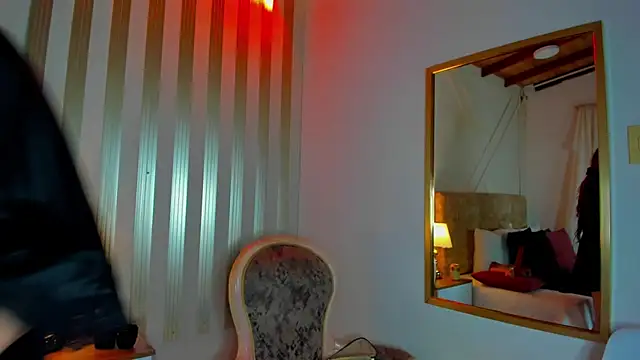 angelinarouse  online show from October 27, 11:43 pm