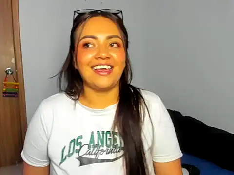 KatyBrunette online show from December 17, 11:58 am