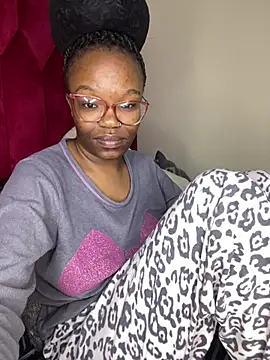 YummyMelanin117 online show from February 9, 11:18 pm