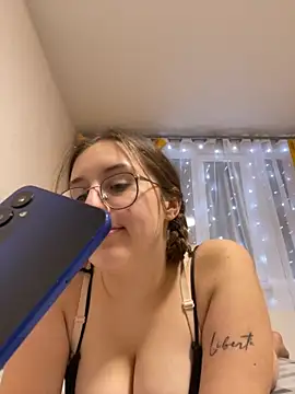 Vviikkssiikk online show from November 23, 9:05 pm