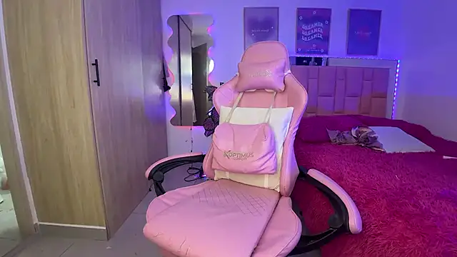 lunesweet online show from January 8, 10:25 pm