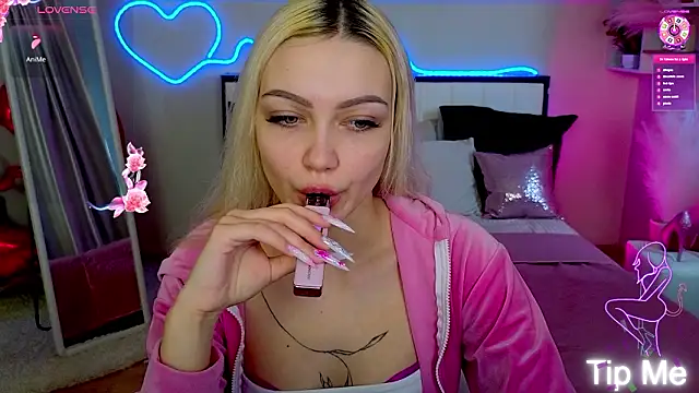 LinaLirian online show from February 23, 10:04 am