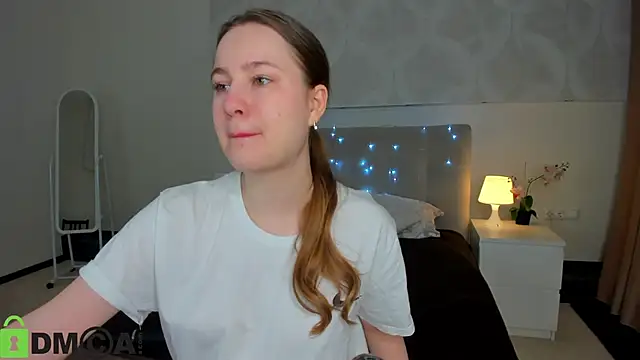 Candy Cansew online show from December 15, 9:25 am