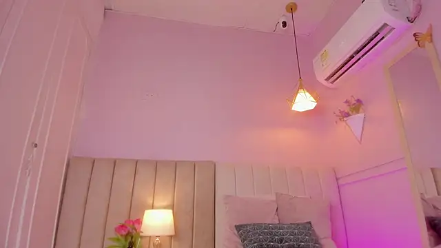  lucia 18 online show from September 10, 6:41 pm