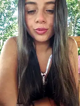 Lunaluxe1001 online show from December 4, 1:24 pm