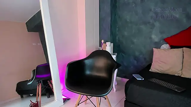 GingerMoon  online show from October 20, 7:17 pm