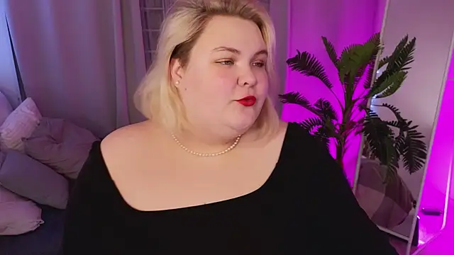 Snapshot of Ellabigbaby chatting on October 18, 6:27 am Ellabigbaby online show from October 18, 6:27 am