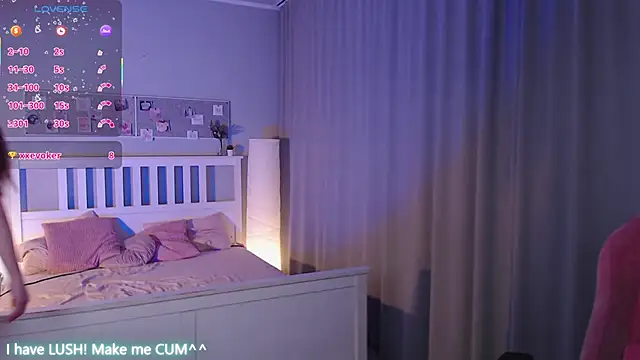 Shriya Sarann online show from September 13, 5:32 pm