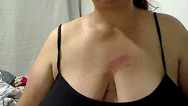 luciana69hot online show from October 29, 11:40 pm