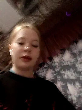 Dari Toy  online show from December 2, 11:01 am