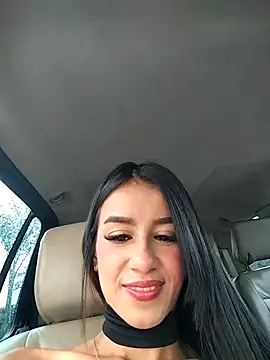 Juliana Xander online show from November 24, 2:30 pm