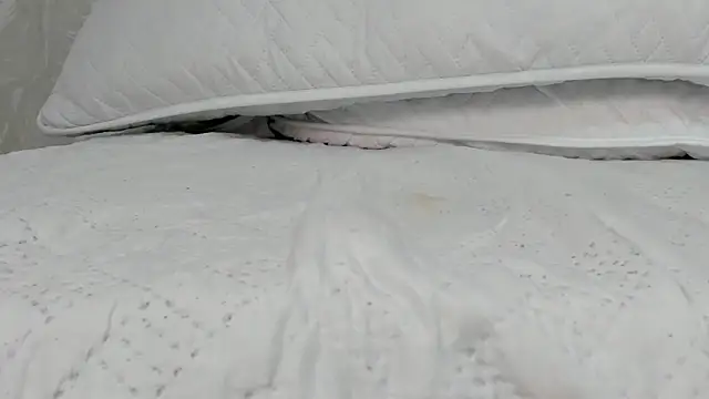 juliette pretty  online show from February 15, 7:02 pm