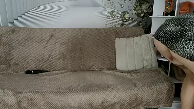 EvoletteLouLou online show from February 14, 4:53 pm