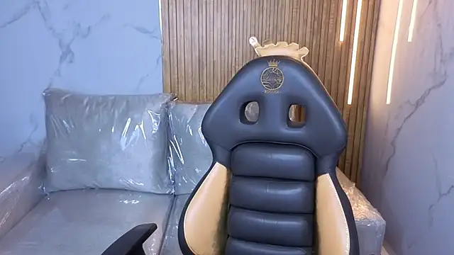 Stephany Rodriguez online show from November 21, 8:11 pm