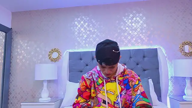 ZoeKrug online show from November 27, 7:50 pm