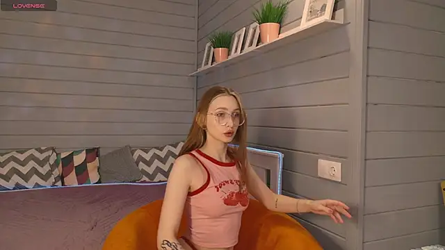 Snapshot of Vikki_wyye chatting on October 23, 6:08 am Vikki wyye online show from October 23, 6:08 am