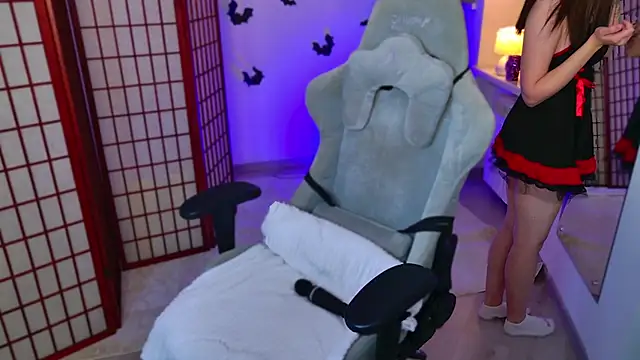 AvaFlower online show from November 1, 2:32 pm