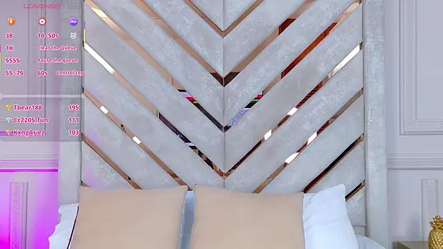 Agatha-Adams online show from November 18, 2:51 pm