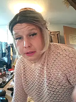 Snapshot of VanessaSissyGay chatting on October 31, 7:23 am VanessaSissyGay online show from October 31, 7:23 am