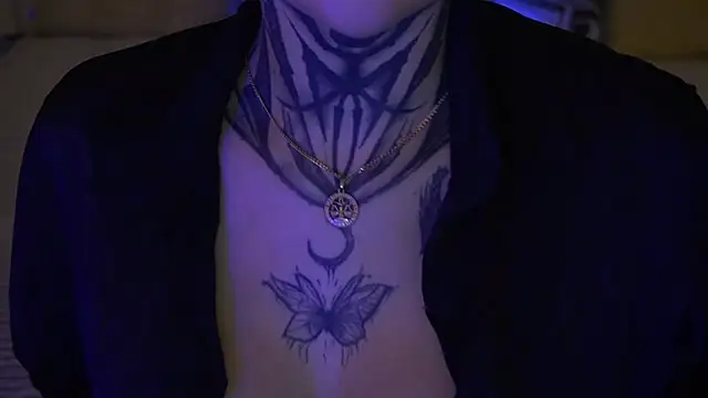 IvyLaurent online show from November 26, 1:34 pm