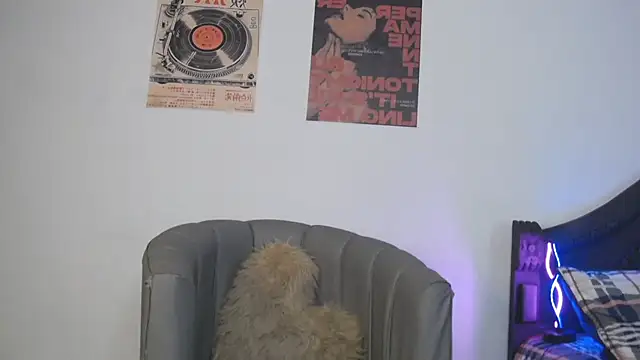 CoralieBronson online show from February 24, 7:12 pm