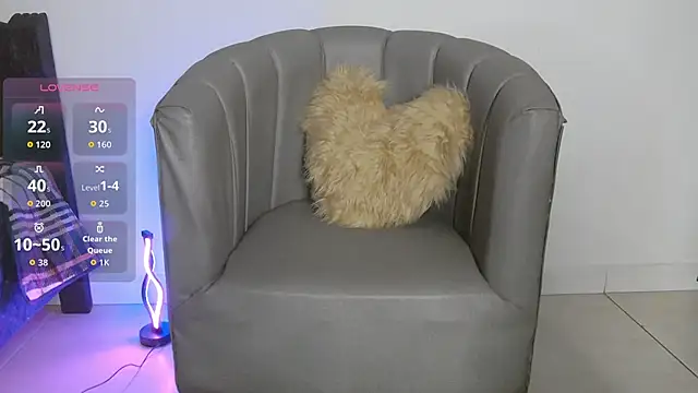 CoralieBronson online show from February 19, 1:05 am