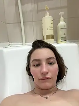 ZariaFlame online show from November 4, 9:31 pm