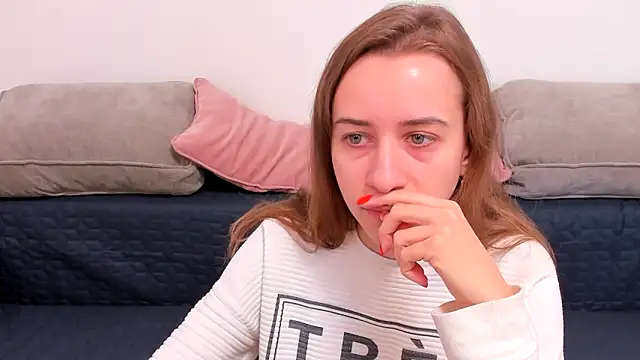 alisaakiss online show from November 1, 7:34 am