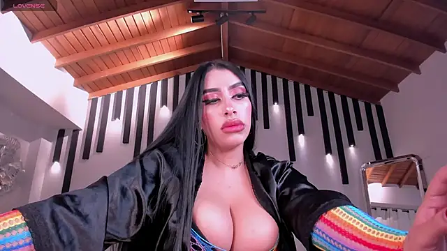 LeahLombardi  online show from October 1, 4:06 am