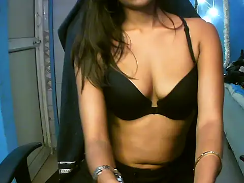 RENUKA RAJPUT online show from November 26, 6:53 pm