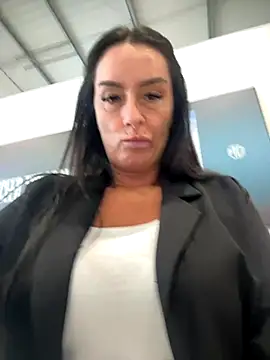 Islaymae gilf online show from October 11, 2:31 pm