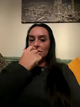 Islaymae gilf online show from October 12, 6:10 pm