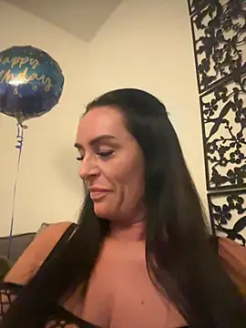 Islaymae gilf online show from October 18, 7:15 pm