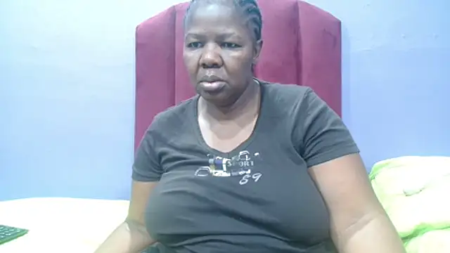 NaughtyChubbyZoe online show from November 26, 5:08 am