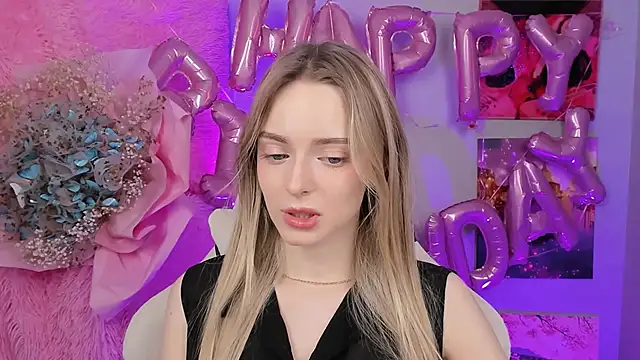 Snapshot of JuliaBrewwer chatting on September 22, 10:46 am JuliaBrewwer online show from September 22, 10:46 am