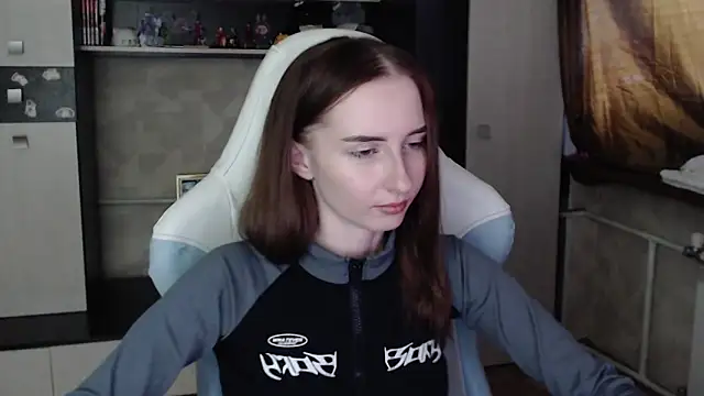 Cutti Crystal online show from November 4, 3:00 am