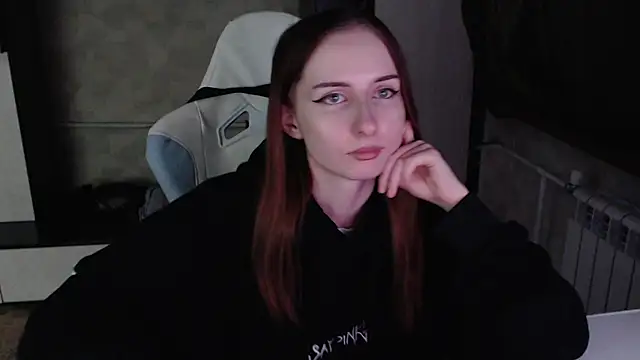 Cutti Crystal online show from February 24, 1:05 am