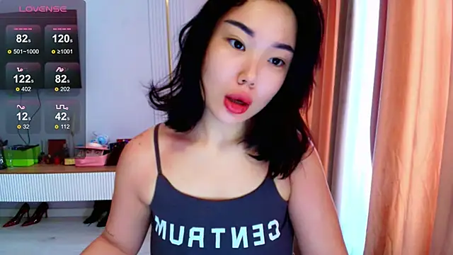 hwa rin online show from December 14, 7:36 am