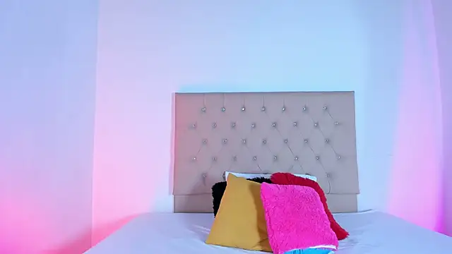 Zafiro  Brown online show from November 2, 11:57 am