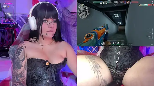 Snapshot of EternaAura chatting on October 22, 1:38 pm EternaAura online show from October 22, 1:38 pm