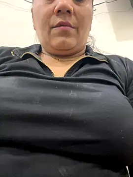 Snapshot of hot_bhabhi69 chatting on September 20, 5:06 am hot bhabhi69 online show from September 20, 5:06 am