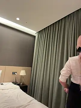 winter11 online show from October 27, 2:01 pm