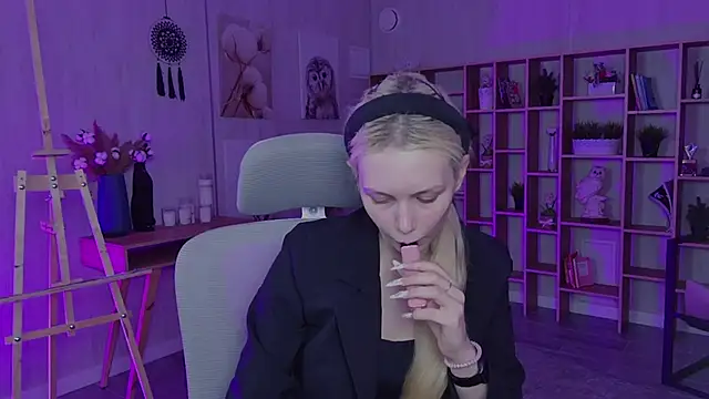 AvaDaviis online show from September 17, 10:24 am