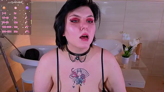 bluelunaray online show from October 26, 10:54 am