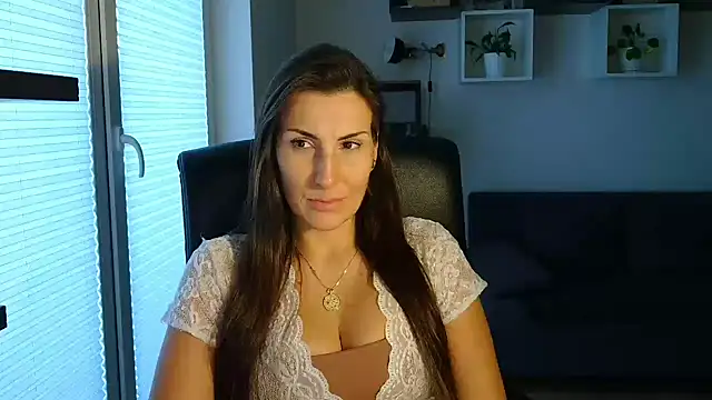 DonnaAmore online show from October 12, 3:25 pm