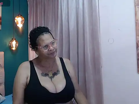 DinaDIRTY online show from October 27, 8:58 pm