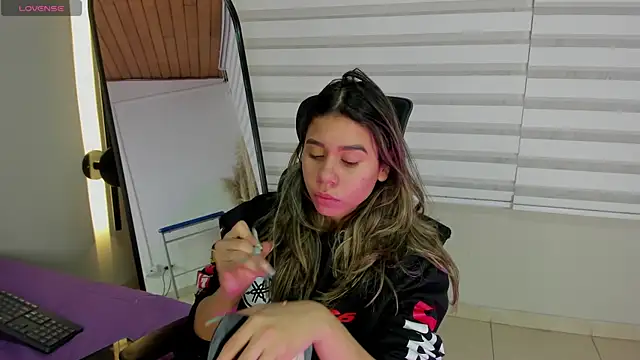 Rachell criss online show from December 22, 4:15 am