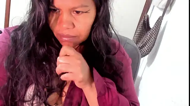 Snapshot of ebonylouissexyhot chatting on September 25, 3:27 am ebonylouissexyhot online show from September 25, 3:27 am