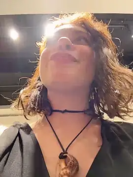 lucy-joy online show from December 20, 10:30 am